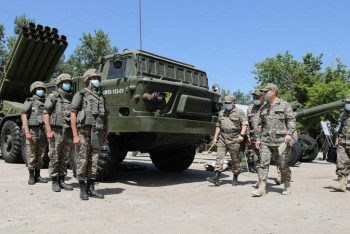 Фотография к новости: Қазақстан Қырғызстанға әскери мүлік береді