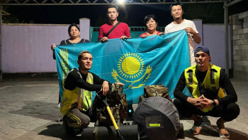 Фотография к новости: Маңғыстаулық екі ерікті Алматыға жаяу жетті