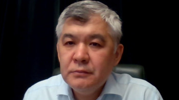 Фотография к новости: Біртановтың сот отырысы өтіп жатыр