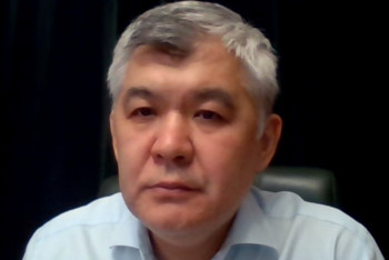 Фотография к новости: Біртановтың сот отырысы өтіп жатыр