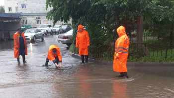 Фотография к новости: Алматыда толассыз жауған жаңбырдан ғимараттарды су басты