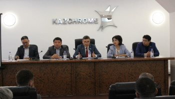 Фотография к новости: Республикалық штаб өкілдері зауыт жұмысшыларымен кездесті