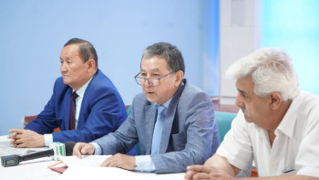 Фотография к новости: Шымкентте Ассамблея мүшелері референдумның маңызына арналған жұмыс жиынын өткізді