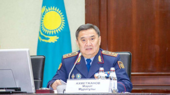 Фотография к новости: Ахметжановқа халық қандай сұрақ қойып жатыр?