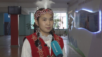 Фотография к новости: Қызылжарлық оқушы Абайдың 100-ден астам өлеңін жатқа біледі