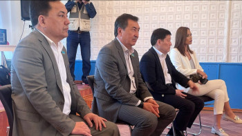 Фотография к новости: Депутаттар еңбек ұжымымен кездесті