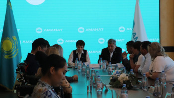 Фотография к новости: Әлия Сапарова: Референдум бойынша халық арасында өзекті сауалдар талқыланып жатыр