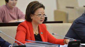 Фотография к новости: Сенатор балабақша педагогтеріне еңбекақы төлеу жүйесін қайта қарауды ұсынды