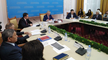 Фотография к новости: Республикалық штаб өкілдері Өскеменде өңір жұртшылығымен кездесті