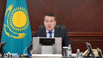 Фотография к новости: Балаларға қамқорлық жасау мемлекеттің аса маңызды міндеттерінің бірі - Смайылов