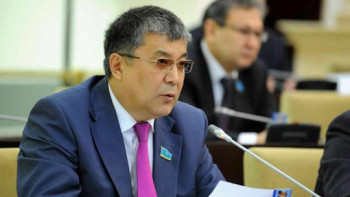 Фотография к новости: Сенатор: Жас ұрпақтың маман, тұлға ретінде қалыптаса алмауына біз де жауаптымыз