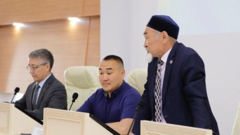 Фотография к новости: Бірауыздан дауыс беруге шақырды