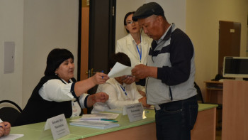 Фотография к новости: Дауыс берудің аяқталуына аз қалды