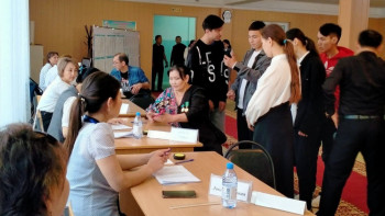 Фотография к новости: 5 өңірден басқасында республикалық референдумда дауыс беру аяқталды