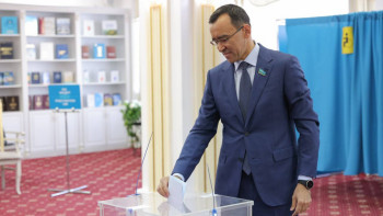 Фотография к новости: Әшімбаев референдумда дауыс берді