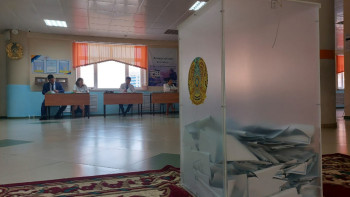 Фотография к новости: Оралдағы №416 сайлау учаскесінде соңғы минуттарға үлгеріп келген сайлаушылар бар