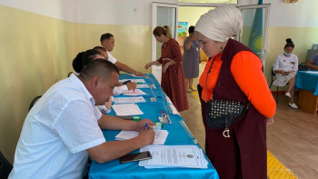 Фотография к новости: Түркістан: Дауыс бергендердің басым көпшілігі үлкендер