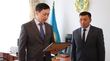 Фотография к новости: Ауылының тұрғынын құтқарып қалған әкім марапатталды