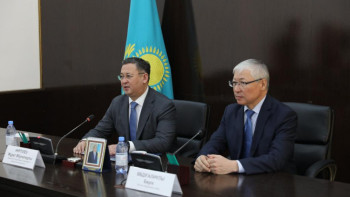 Фотография к новости: Мәслихат жиыны облыс активіне ұласты