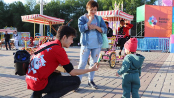 Фотография к новости: Ақтөбеде Балалар жылына орай акция ұйымдастырылды