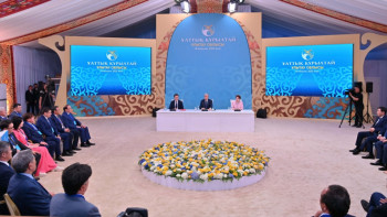 Фотография к новости: Президент жас ұрпақты адал еңбекке баулуға шақырды