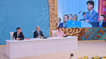 Фотография к новости: Тоқаев латын әліпбиіне көшуге қатысты проблемаларды атады