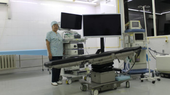 Фотография к новости: Ота кезінде хирургтермен бірге 12 сағат тік тұрып жұмыс істейміз - мейірбике