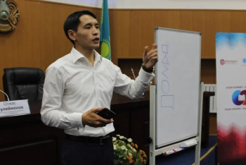 Фотография к новости: Жаңа Қазақтанды Үкіметтен күтіп отыру дұрыс емес – Олжас Сүлейменов