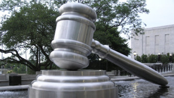 Фотография к новости: Парламент экологияны бүлдіргендерге жауапкершілікті күшейту бойынша қорытынды шығарды