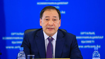 Фотография к новости: Тоғжанов зейнет жасын төмендетуге қатысты ойын айтты