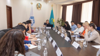 Фотография к новости: Сарапшылар оқу жылын маусым айының соңына дейін ұзартуды ұсынды