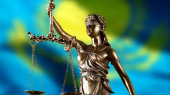 Фотография к новости: Конституциялық сот судьяларын Президент те, Парламент те орнынан ала алмауы керек – адвокат