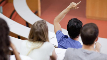 Фотография к новости: Білім беру гранттарының басым бөлігі техникалық мамандықтарға бөлінеді