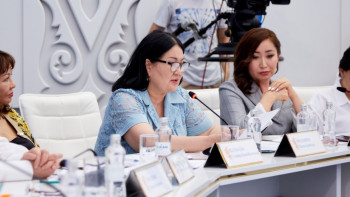 Фотография к новости: Ұлттық тәрбие жойылып бара ма деген алаңдаушылық бар – Риза Молдашева