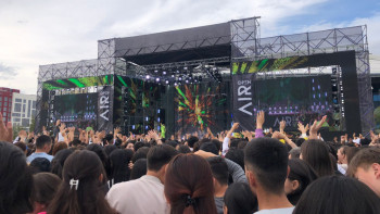 Фотография к новости: “Халықпен бірге". Елордада ашық аспан астында концерт өтіп жатыр