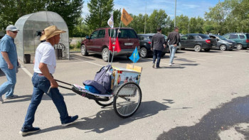 Фотография к новости: Қазақстандық "Форрест Гамп": 72 жастағы саяхатшының ендігі арманы қандай?