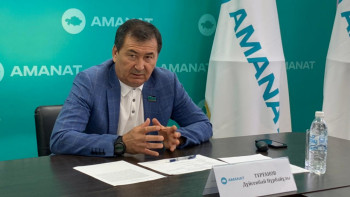 Фотография к новости: Депутаттың қабылдауына келгендердің басым бөлігі баспана сұрайды