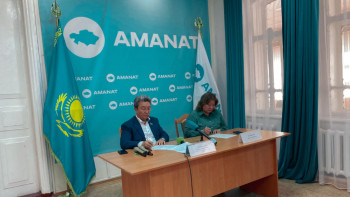 Фотография к новости: Мәжілісмендермен кездесуде Абай облысының өзекті мәселелері қаузалды