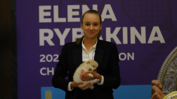 Фотография к новости: Елена Рыбакина Уимблдон сыйақысын қайда жұмсайтынын айтты