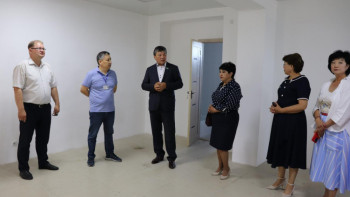 Фотография к новости: Ауылға жол салып, су тарту бір күнде атқарылатын шаруа емес – депутат