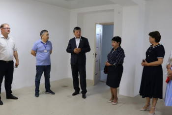 Фотография к новости: Ауылға жол салып, су тарту бір күнде атқарылатын шаруа емес – депутат