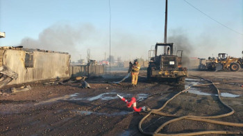 Фотография к новости: Ақтөбе облысында болған өрттен екі техника мен ғимарат өртеніп кетті 