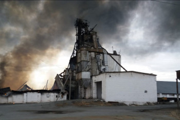 Фотография к новости: Қостанайда ірі астық қоймасы жанып кетті