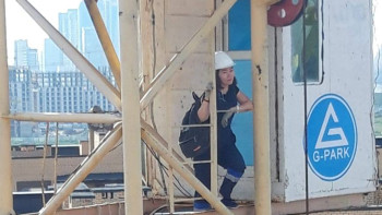 Фотография к новости: Профессионалдар. Алып кранды басқарған нәзік күш