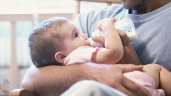 Фотография к новости: Былтыр елімізде 3 мыңнан астам ер адам декреттік демалыс алған