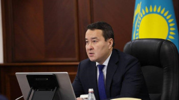 Фотография к новости: Смайылов  вакцинация мен ревакцинацияны жандандыруды тапсырды