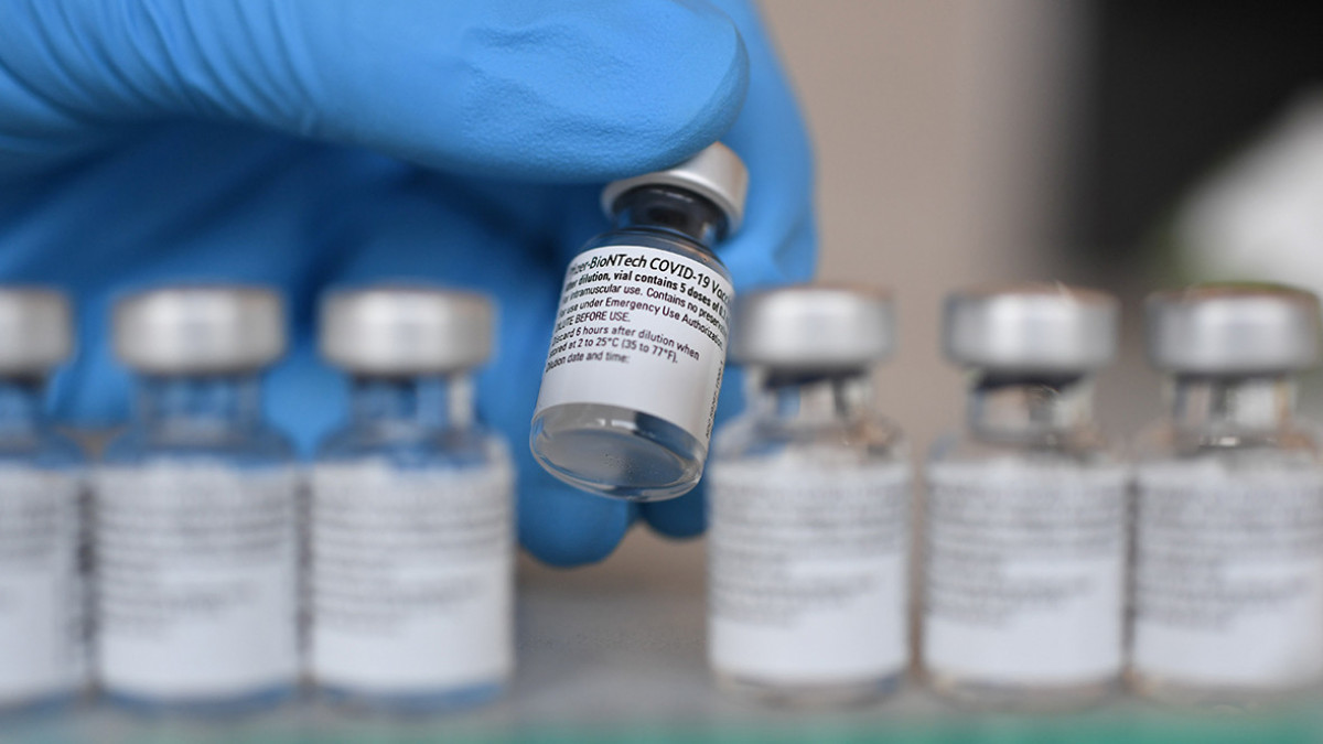 Алматыға Pfizer вакцинасының 26 мың дозасы жеткізіледі