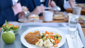 Фотография к новости: Алматыда 13 500-ден астам бастауыш сынып оқушысы ыстық тамақпен қамтылады