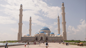 Фотография к новости: Елордада Орталық Азиядағы ең үлкен мешіт ашылды