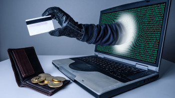 Фотография к новости: Биыл интернет алаяқтар адамдарды 7 млрд теңгеге алдап соққан